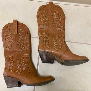 Western style cowgirl Boots